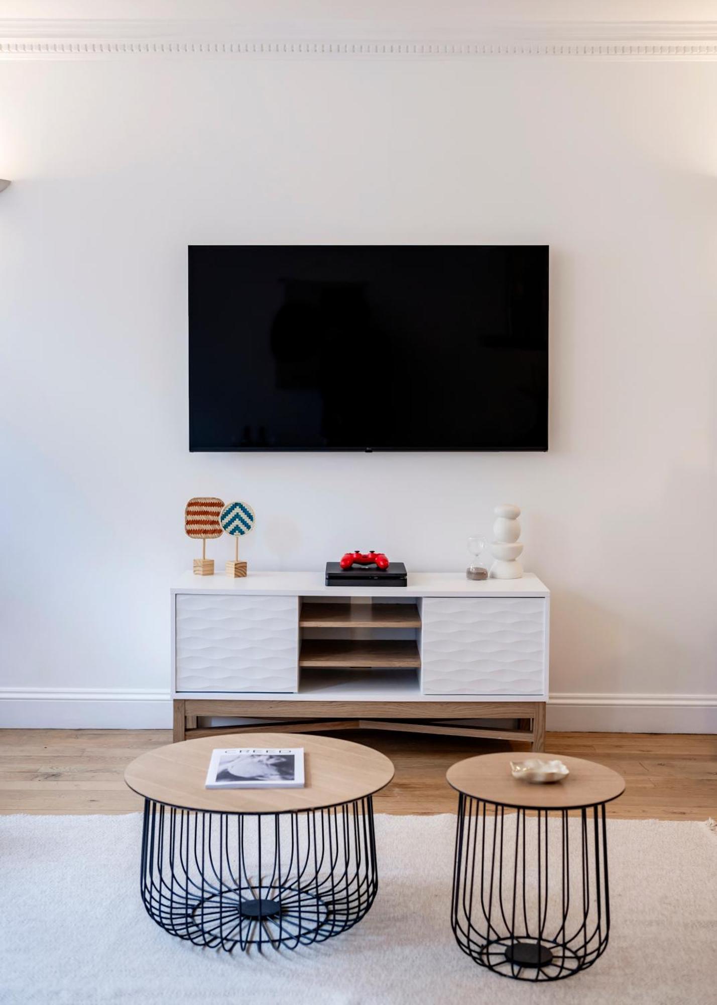 2 Bedr, 3 Beds, 1 Bath Thames, Trafalgar Sq Лондон Экстерьер фото